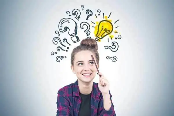 woman with diagram above her head representing creative thinking and problem solving